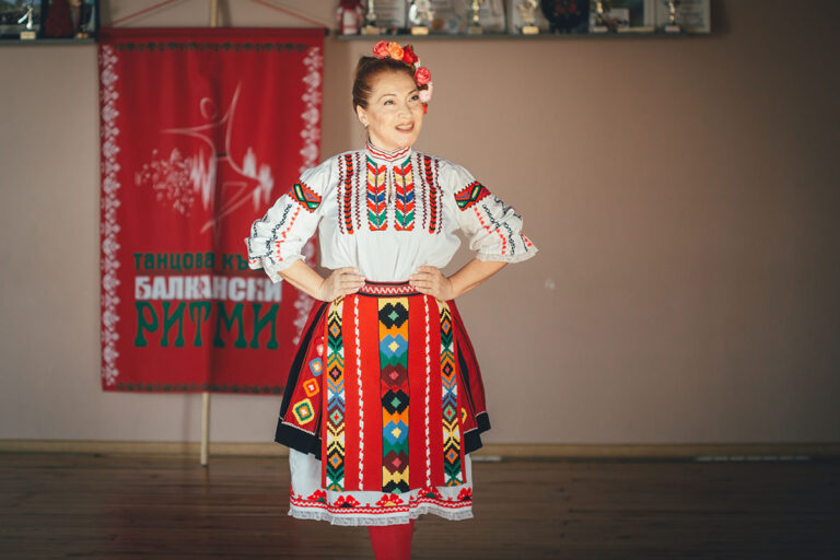 Стела Андонакиева - преподавател в танцова къщаБалкански ритми гр. Варна