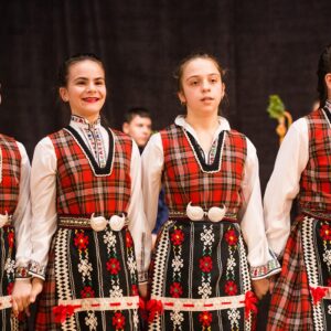 Народни танци за деца 10-14 години в Балкански Ритми - гр. Варна