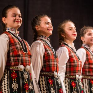 Народни танци за деца 10-14 години в Балкански Ритми - гр. Варна