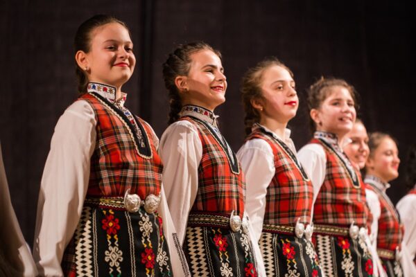 Народни танци за деца 10-14 години в Балкански Ритми - гр. Варна