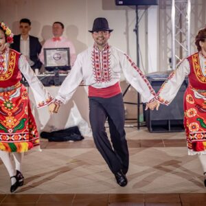 Фолклорна танцова формация "Балкански ритми" - гр. Варна