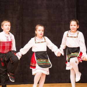 Народни танци за деца 7-9 години - Балкански Ритми - гр. Варна