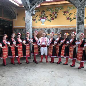 Народни танци за начинаещи в Варна - Балкански ритми