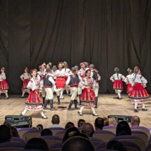 10+ Ползи от народните танци за деца – здраве, приятелства и любов към традициите - Народни танци за деца в гр. Варна