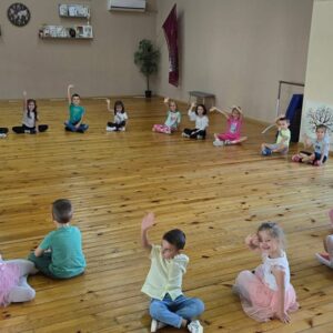 10+ Ползи от народните танци за деца – здраве, приятелства и любов към традициите - Народни танци за деца в гр. Варна