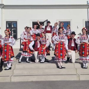 10+ Ползи от народните танци за деца – здраве, приятелства и любов към традициите - Народни танци за деца в гр. Варна